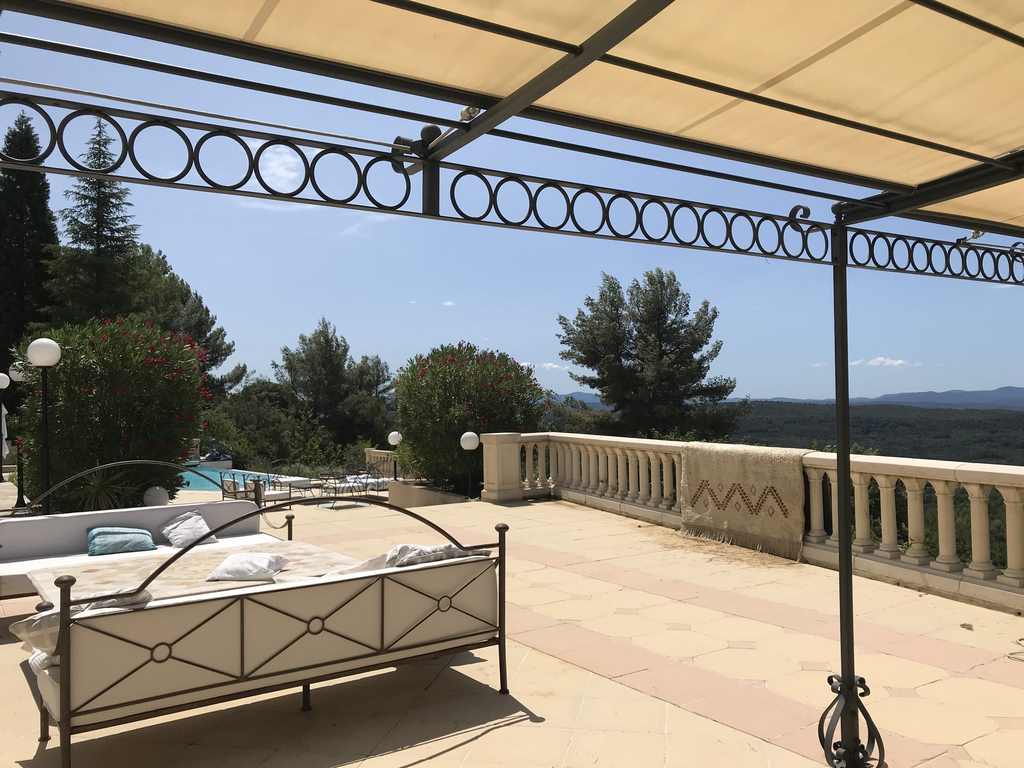 location villa Tourtour Provence piscine tennis