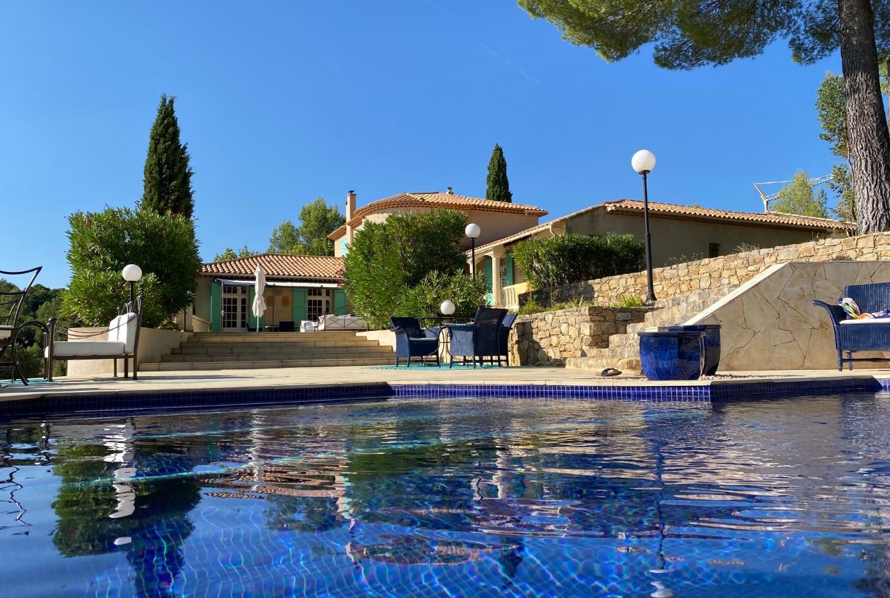 location villa Tourtour Provence piscine tennis